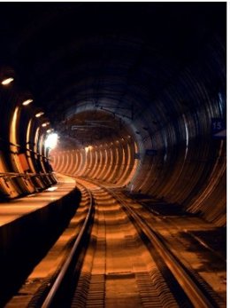 Interios de uno de los túneles por los que pasa la alta velocidad.