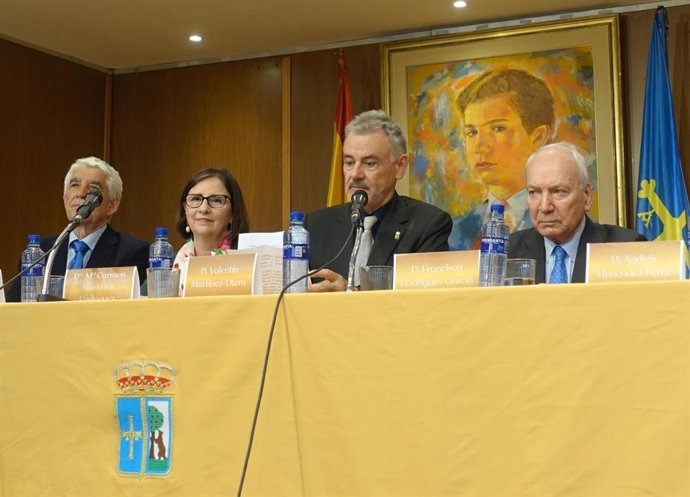 La investigadora del CSIC Carmen Martínez, que ha recibido la Manzana de Oro por su trayectoria científica.