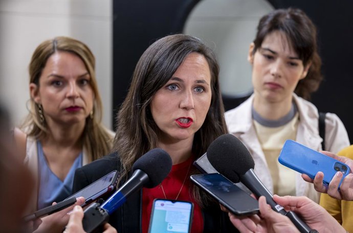 A secretária-geral do Podemos, Ione Belarra, ao chegar a uma sessão no Congresso