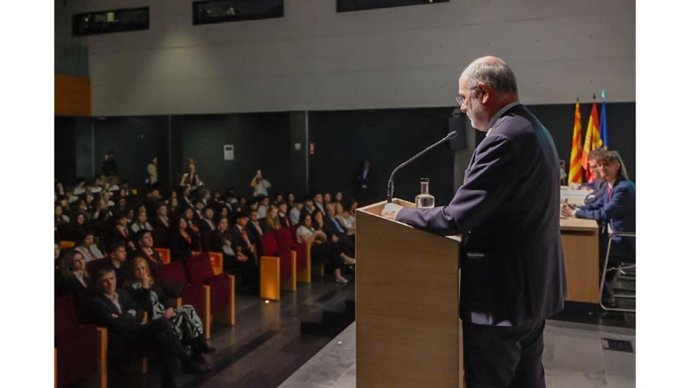 El conseller de Unión Europea y Acción Exterior de la Generalitat, Jaume Duch, en la 10ª edición de la Barcelona International Model United Nations
