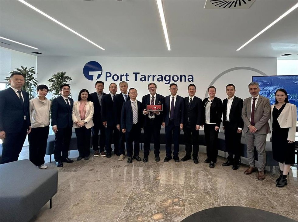 Representantes del Port de Tarragona y del puerto de Guangzhou (China)