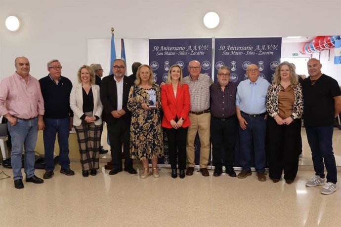 Vecinos de centros cívicos de la localidad alcalareña.