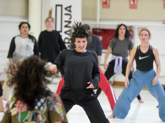 Espai LaGranja explora la 'Anatomía Inventada' de la coreógrafa Natalia Fernandes en el marco del ciclo de danza 'Cuerpos Porosos'