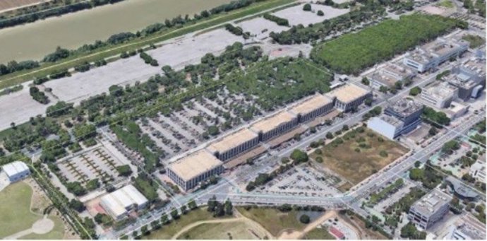 Vista aérea de la avenida Carlos III, en el Parque Tecnológico Cartuja.