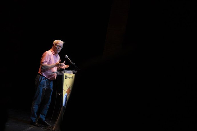 Archivo - Arxiu - L'alcalde de València i portaveu de Compromís per València, Joan Ribó, intervé en l'Assemblea de Compromís, en el Teatre El Micalet, a 20 de setembre del 2022, a València, Comunitat Valenciana (Espanya). 