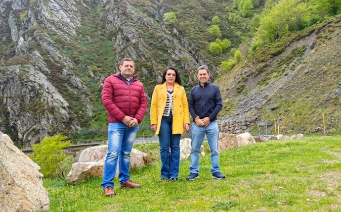 La portavoz parlamentaria de Vox Asturias, Carolina López, en el concejo de Aller.