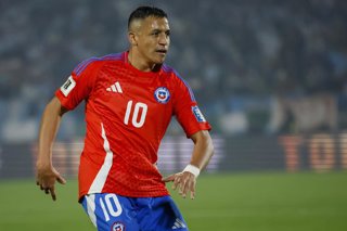 Archivo - Chile.- Los elogios a Alexis por su tremendo esfuerzo y profesionalismo en el Sevilla