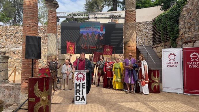 El alcalde de Mérida, Antonio Rodríguez Osuna, en la rueda de prensa para dar a conocer el programa de la XVI Edición de Emerita Lvdica, que se celebra del 18 al 24 de mayo de 2026 en Mérida, a 24 de abril de 2026 en Mérida (Badajoz).