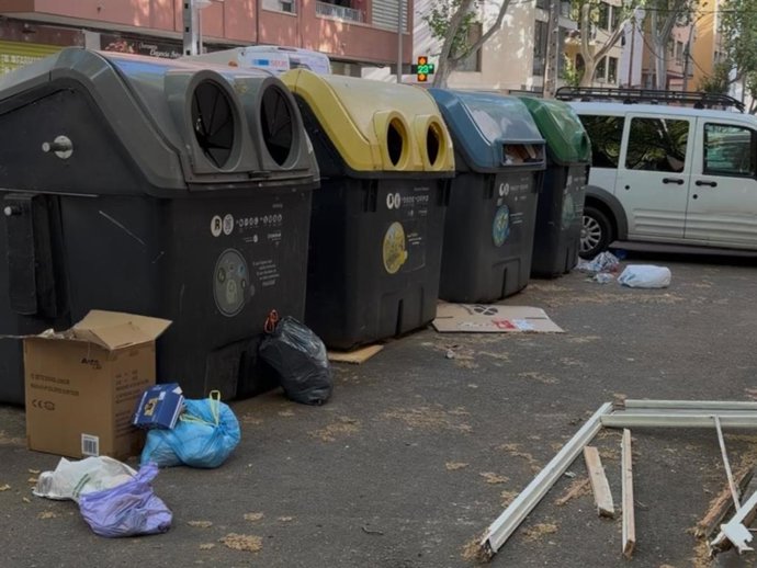 Contenedores en Pere Garau.