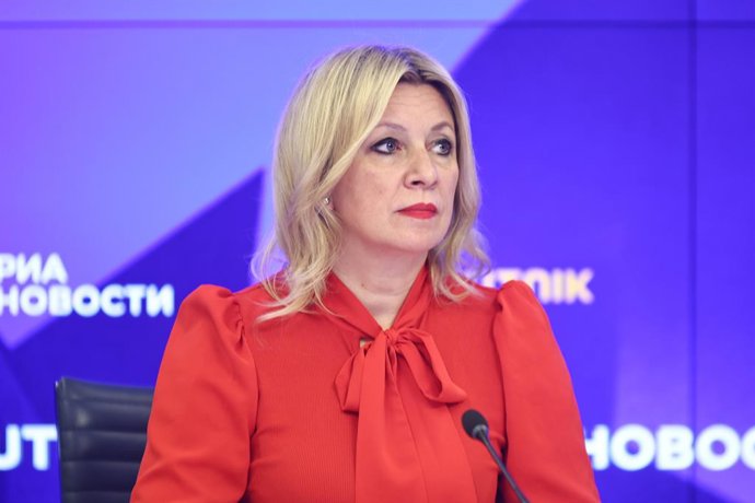 RÚSSIA, MOSCOU - 13 DE ABRIL DE 2026: A porta-voz do Ministério das Relações Exteriores da Rússia, Maria Zakharova, participa de uma coletiva de imprensa organizada pelo conselho científico da Sociedade Histórica Militar Russa intitulada “Genocídio do pov