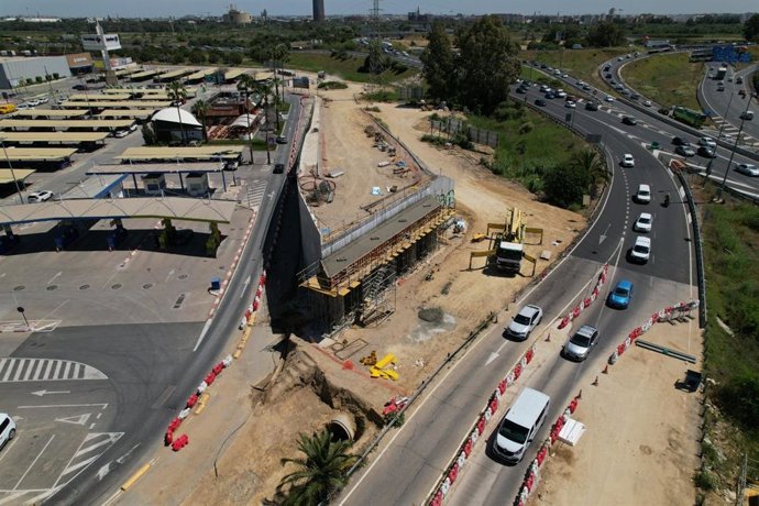 Obras del viaducto del carril BUS-VAO del Aljarafe Norte