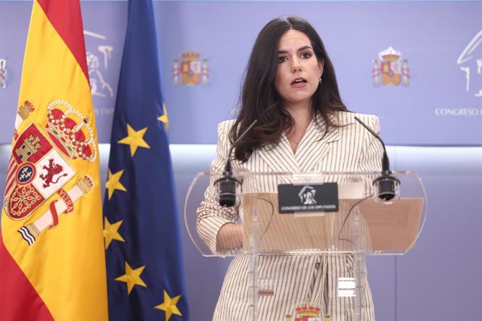 La portavoz de VOX en el Congreso, Pepa Millán, durante una rueda de prensa en el Congreso de los Diputados.