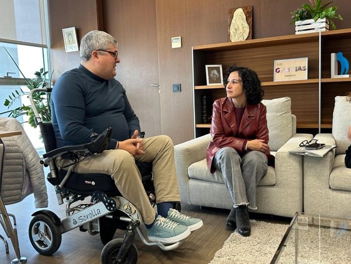 Foto da secretária de Serviços Sociais, Família e Infância, Elena Albalat.