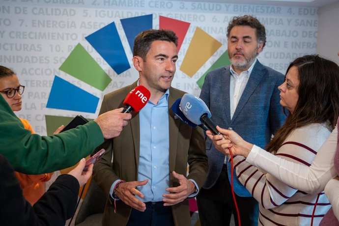 El secretario general del PSOE de Cantabria, Pedro Casares