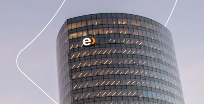 Archivo - Edificio de oficinas de la empresa de telecomunicaciones chilena Entel.