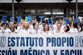 Foto: Infosalus.- Los médicos inician este lunes la tercera semana de huelga del año para reclamar un Estatuto Marco propio