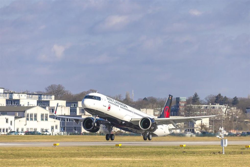 Airbus entrega el primero de sus 30 aviones A321XLR destinados a Air Canada.