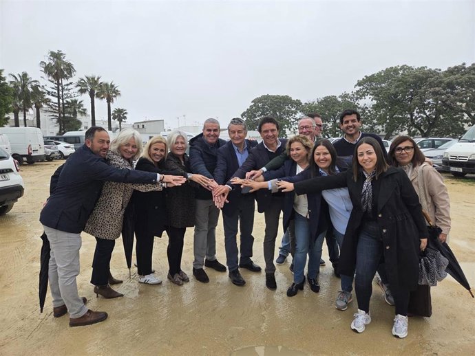 El candidato número uno del Partido Popular por Cádiz a las elecciones andaluzas del 17 de mayo, Antonio Sanz, en Vejer de la Frontera (Cádiz)