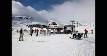 Un total de 234 aspirantes se examinan este sábado para optar a las 84 plazas convocadas por Cantur