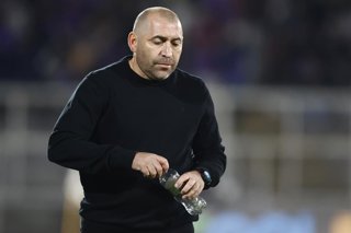 Futbol, Palestino vs Deportes Concepcion Fecha 11, Liga de Primera 2026. El entrenador de Palestino Cristian MunozÊ es fotografiado durante un partido de la Liga de primera contra Deportes Concepcion realizado en el estadio Municipal de La Cisterna en
