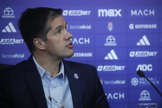 Archivo - Santiago, 25 de abril 2024 Se realiza la Junta de accionistas 2024 de Azul Azul en el CDA. Jonnathan Oyarzun/Photosport