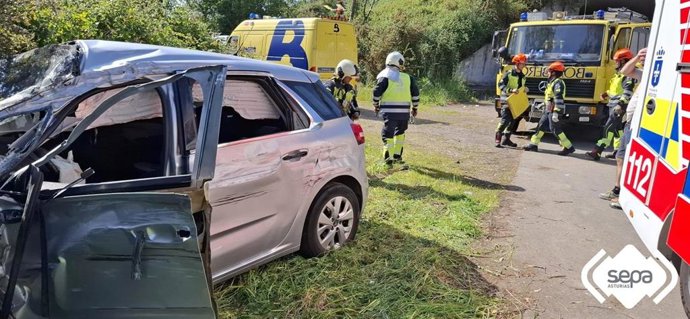 Accidente de tráfico en Navia.