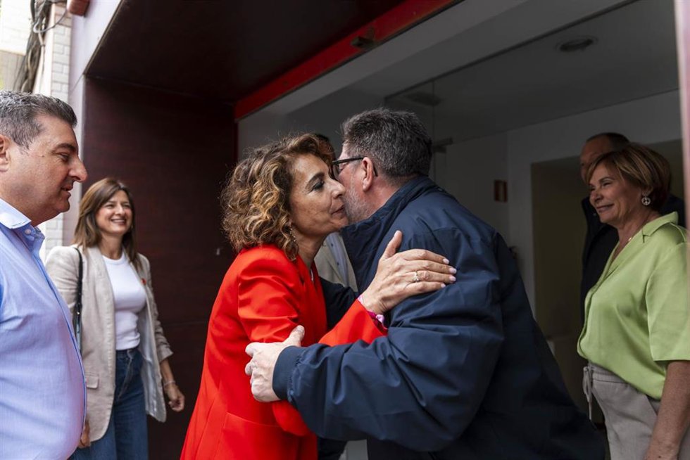 La secretaria general del PSOE-A y candidata a la Presidencia de la Junta de Andalucía, María Jesús Montero, durante su visita a Almería. 