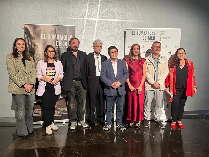 El presidente de la Diputación, Paco Reyes, en el estreno del documental 'El bombardeo de Jaén'.