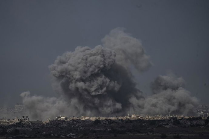 Archivo - Arquivo - Bombardeio israelense na Faixa de Gaza