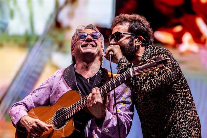 El grupo Los Delinqüentes durante un concierto en el Movistar Arena, a 24 de abril del 2026, en Madrid (España). 