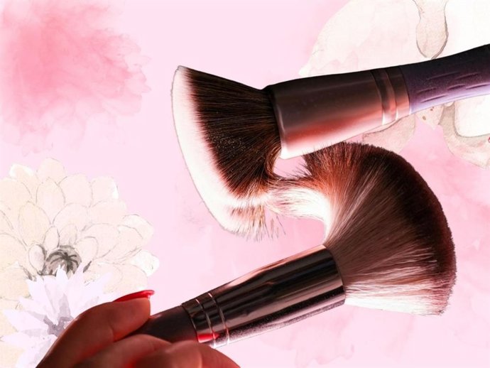 El maquillaje para esta primavera-verano se define por “fórmulas menos satinadas y más mate”, según nuestra experta