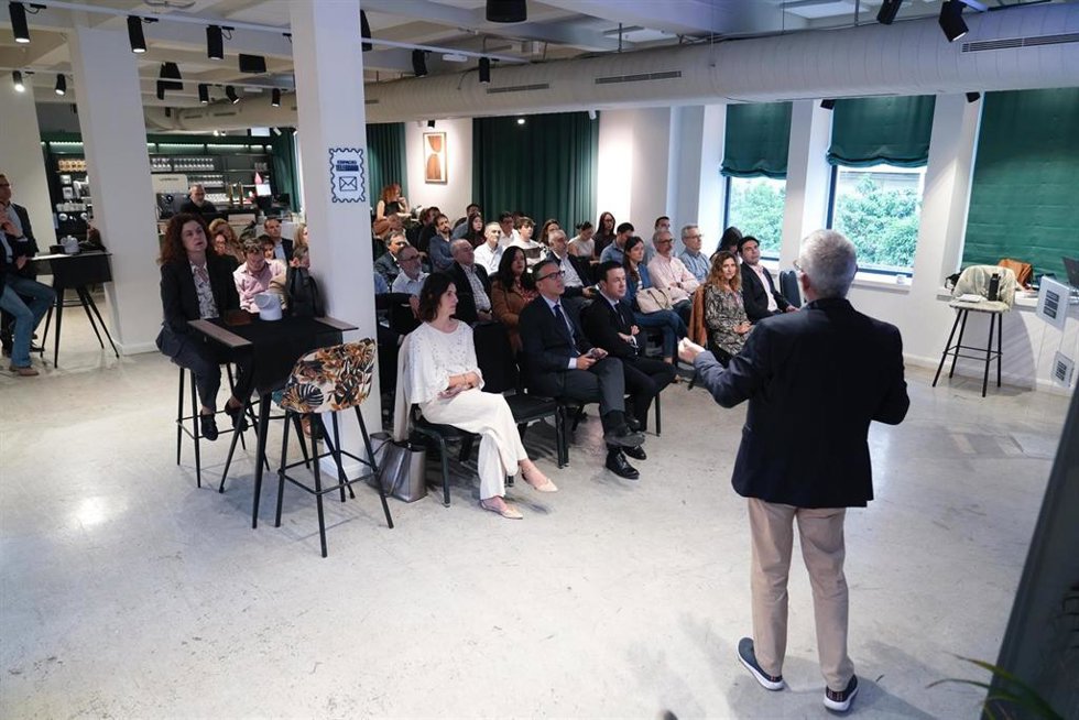 Imagen de la jornada 'El futuro de la I+D+i en tiempos de IA', celebrada este viernes, donde se presentó el programa 'Info Proyecta IA'.