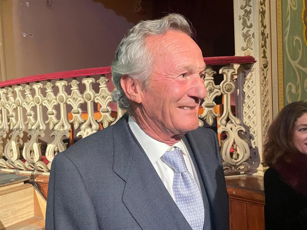Luis Astolfi, discreto con el rey Juan Carlos, pero firme en su apoyo a la infanta Elena en la Feria de Abril