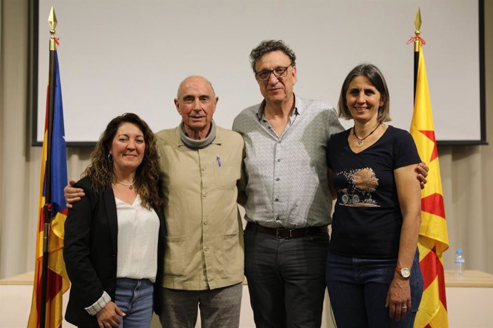 El nuevo presidente de la ANC, Josep Vila, junto al hasta ahora presidente Lluís Llach