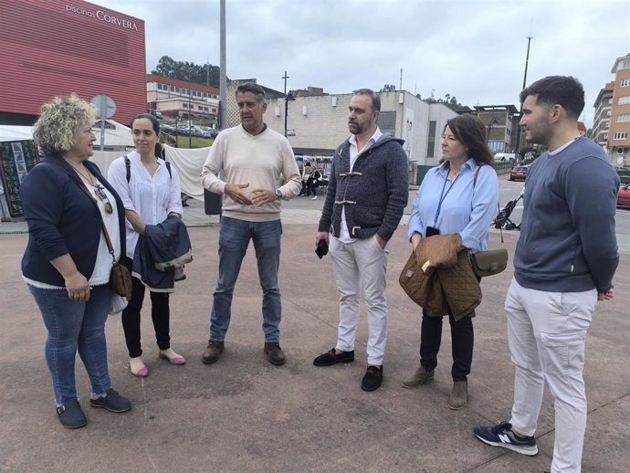 Visitadel diputado del PP Manuel Cifuentes a Corvera.