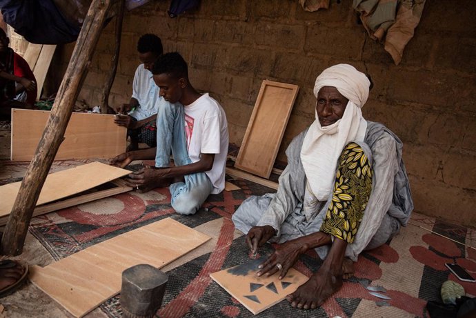 Archivo - March 16, 2022, Bamako, Bamako District, Mali: Aboubacrine Ag Aghali, 70, fled Timbuktu in 2012 during the occupation.  He now lives with his family in Gouana, a suburb of Bamako. He has 8 children. He continues to work as an artisan. He makes T