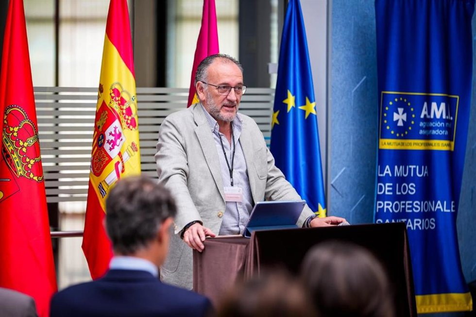 Carlos Molina asume la presidencia del Consejo Autonómico de Colegios de Médicos de Castilla-La Mancha