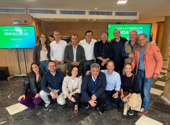 Comitiva del PP de Jaén en Almería.