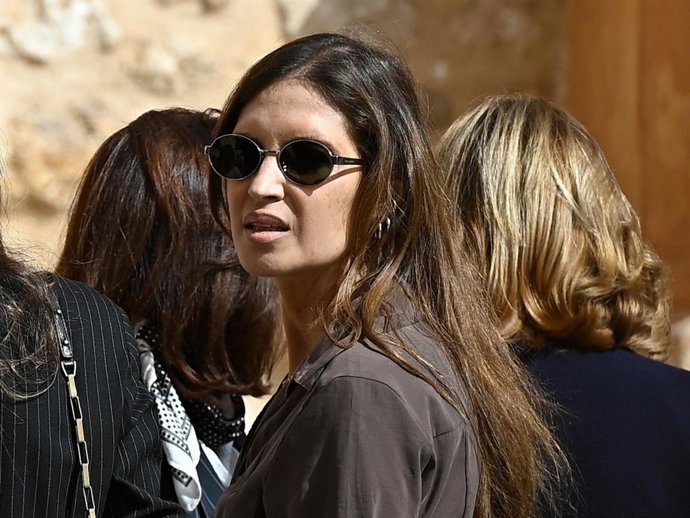 Sara Carbonero: del apoyo recibido al gesto de ternura de Jota Cabrera con sus hijos en la misa por su madre