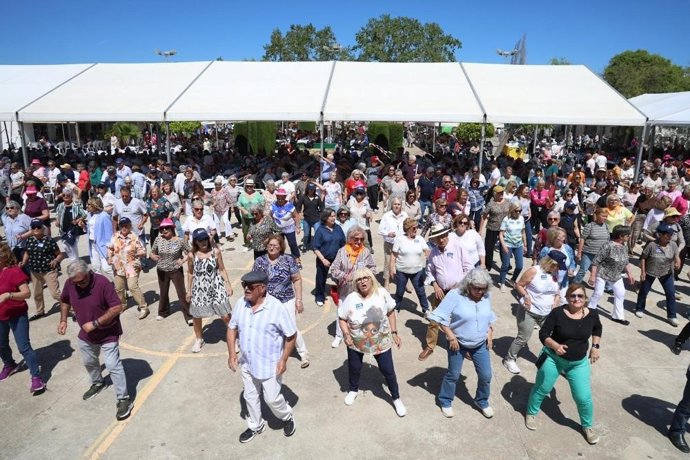 Más de 4.000 personas asisten a la Fira de la Gent Gran en Porreres