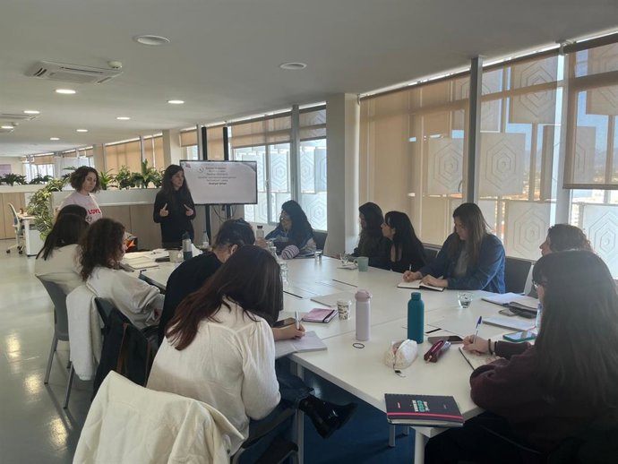 El Govern y Gira-Sol organizan charlas de sensibilización en prevención del suicidio