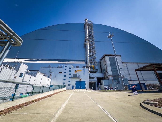 14 de abril de 2026, Região de Kiev, Ucrânia: O Novo Confinamento de Segurança, instalado em 2016, protege os restos do Reator 4, destruído durante o desastre de Chernobyl em 1986, na Usina Nuclear de Chernobyl, na região de Kiev, Ucrânia, em 14 de abril 