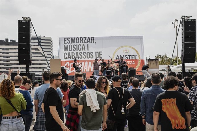 Más de 6.000 personas convierten GermanorFest en un encuentro de la cultura valenciana en Quart de Poblet.