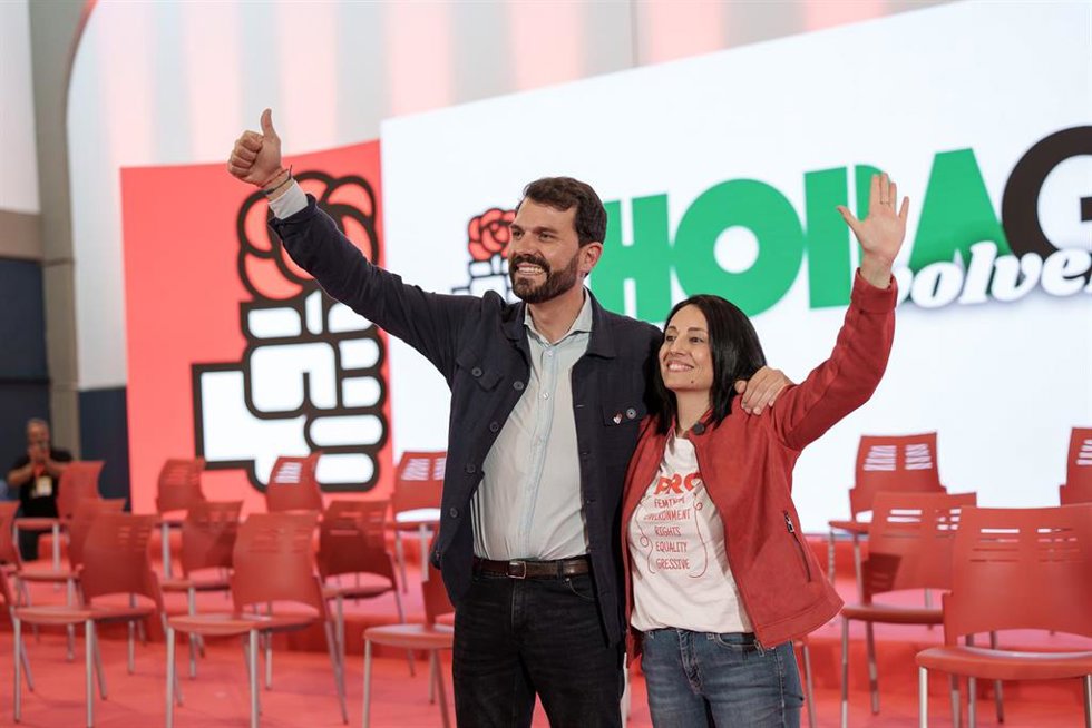 La secretaria de Organización del PSOE, Rebeca Torró, y el secretario general PSOE Extremadura, Álvaro Sánchez Cotrina, participan en la clausura del 16º Congreso Extraordinario del PSOE de Extremadura,a 25 de abril de 2026, en Mérida, (Badajoz).
