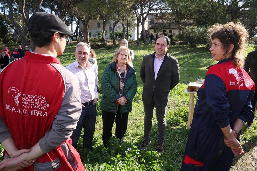 Archivo - El 'president' de la Generalitat, Juanfran Pérez Llorca, anuncia la incorporación de 548 jóvenes y nuevos agricultores y ganaderos