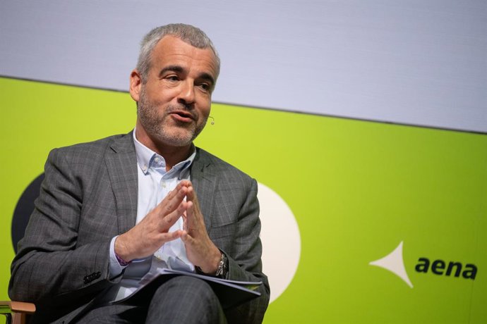 Archivo - El presidente y consejero delegado de Aena, Maurici Lucena, durante un encuentro literario en la Biblioteca Escuelas Pías de UNED, a 26 de febrero de 2026, en Madrid (España). Durante el acto se ha anunciado la creación del Premio Aena Narrativa