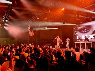 J Álvarez reafirma su legado en la sala Auditorio Roig Arena