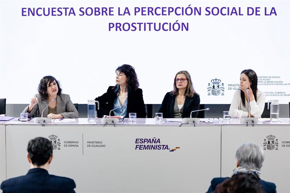 Archivo - (I-D) La secretaria de Estado de Igualdad y para la Erradicación de la Violencia contra las Mujeres, María Guijarro, la ministra de Igualdad, Ana Redondo, y la delegada contra la Violencia de Género, Carmen Martínez Perza.