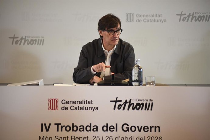 El president de la Generalitat de Catalunya, Salvador Illa, vas agafar a la IV Jornada de Treball del Govern, a Sant Fruitós de Bages, a 25 d'abril de 2026, a Barcelona, Catalunya (Espanya). 