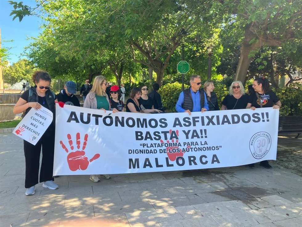 Una veintena de autónomos salen a las calles de Palma para exigir mejores condiciones